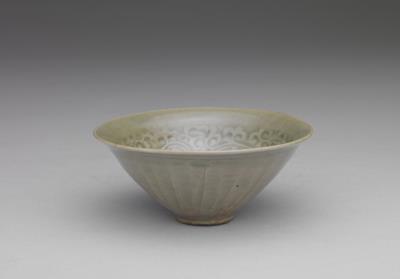 图片[2]-Tea bowl in olive green glaze with impressed chrysanthemum decor, Yaozhou ware, Song dynasty-China Archive